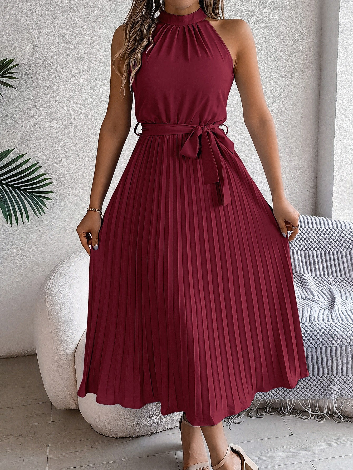 Vestido midi para mujer plisado sin mangas con cuello halter - Camila