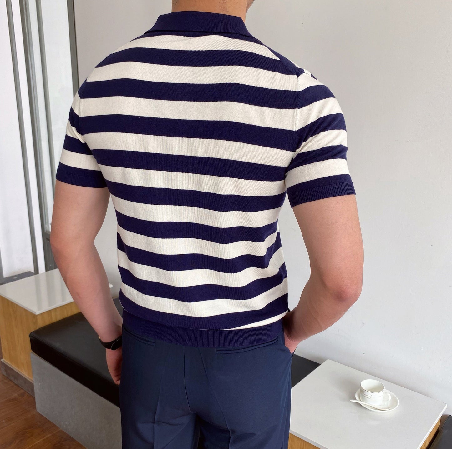 Camiseta para hombre de rayas anchas de estilo polo ajustado - Adrián