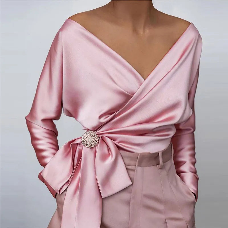 Belka - Elegante blusa atada con cuello en V