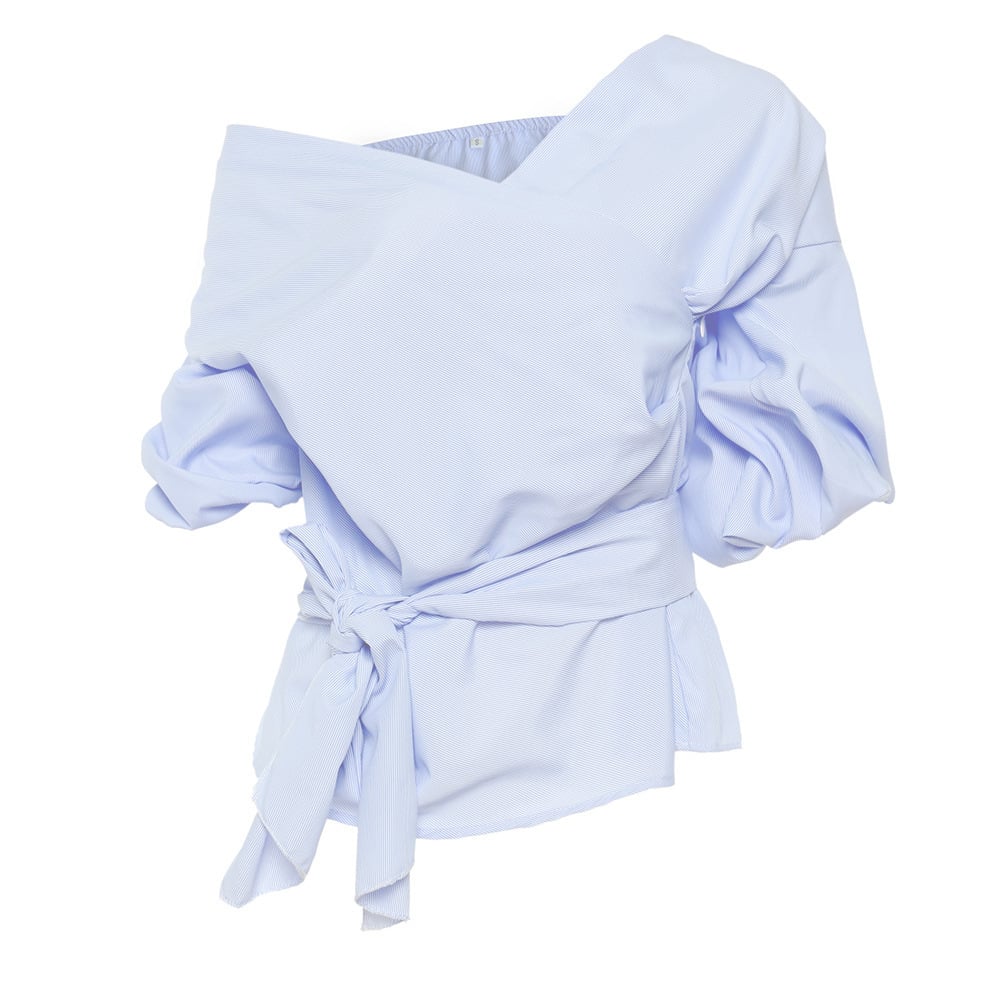 Noelle - Blusa corta cruzada de encaje
