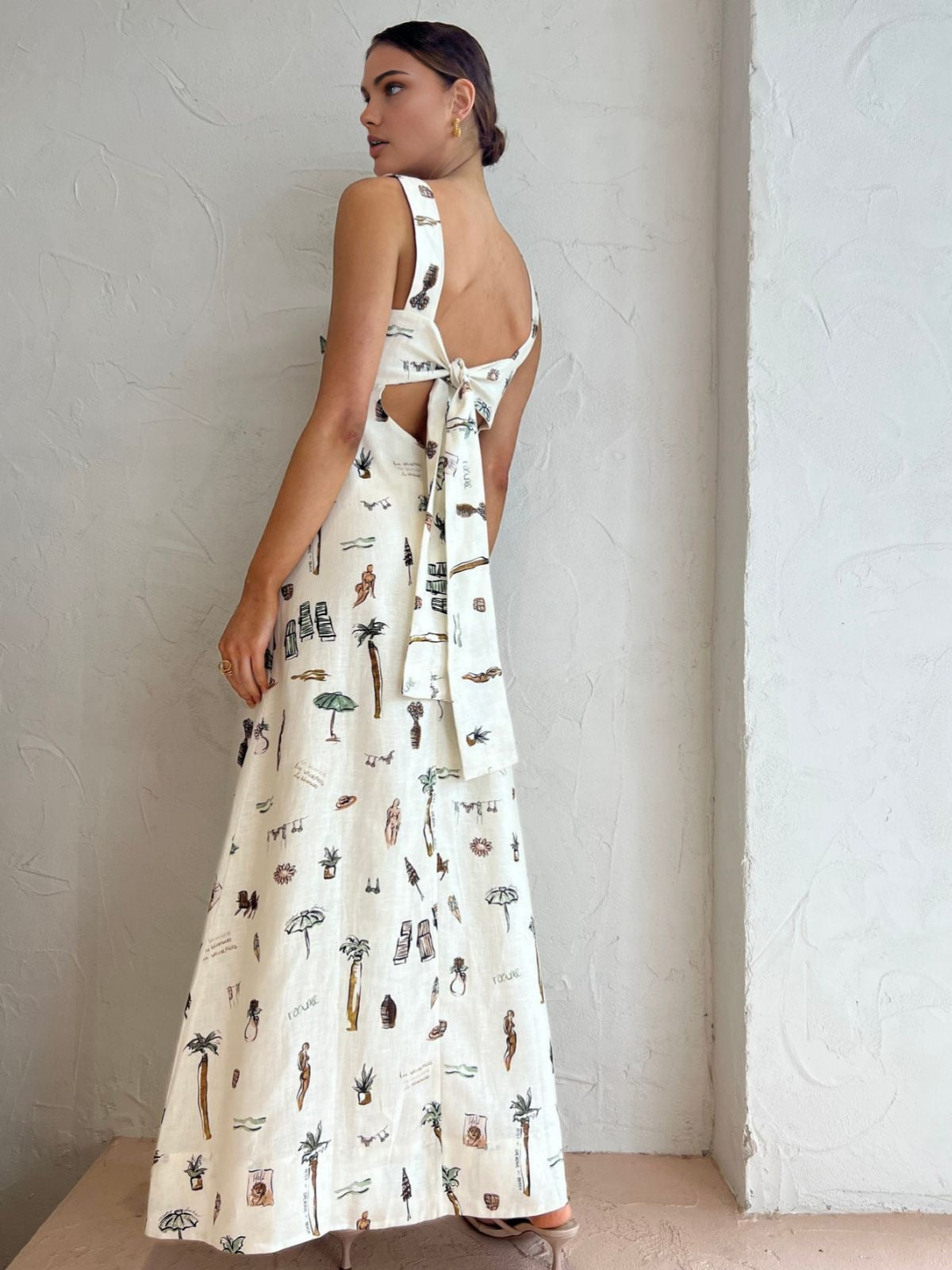 Aroa - Vestido largo anudado con estampado tropical
