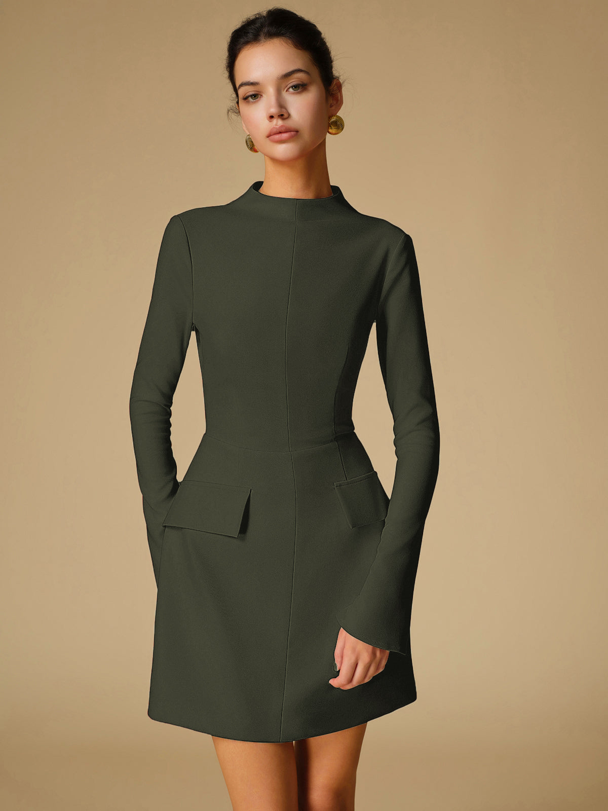 Sabina - Vestido liso minimalista de cuello alto