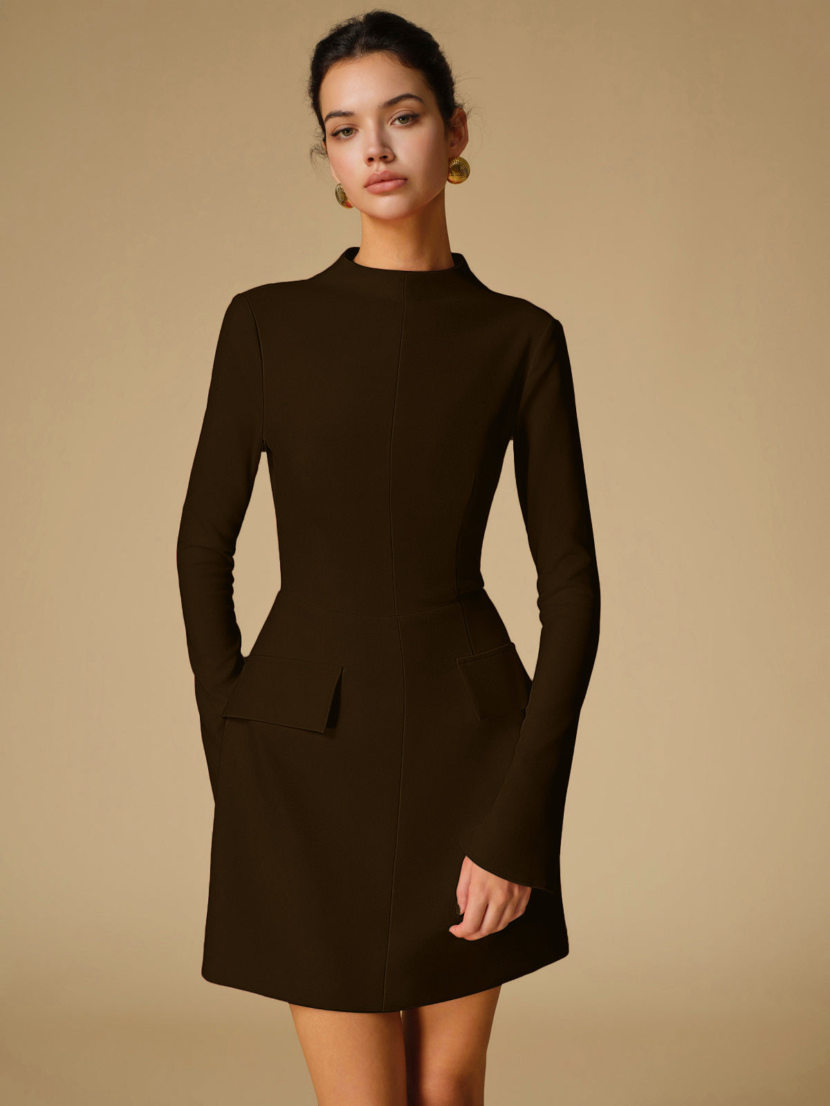 Sabina - Vestido liso minimalista de cuello alto