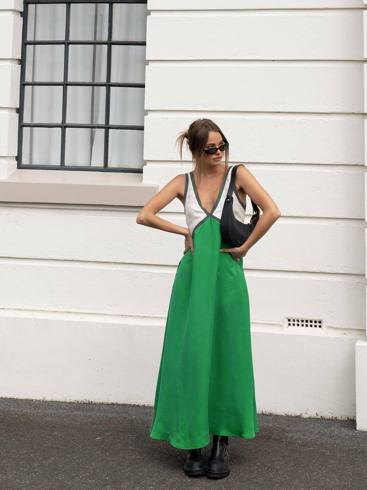 Anna - Vestido Swing sin Mangas y Cuello en V