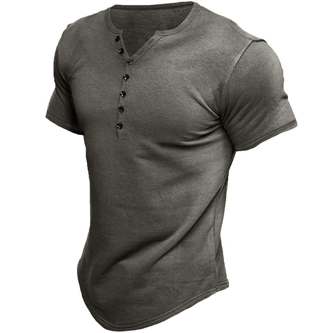 Camiseta slim fit de hombre con media tapeta de botones