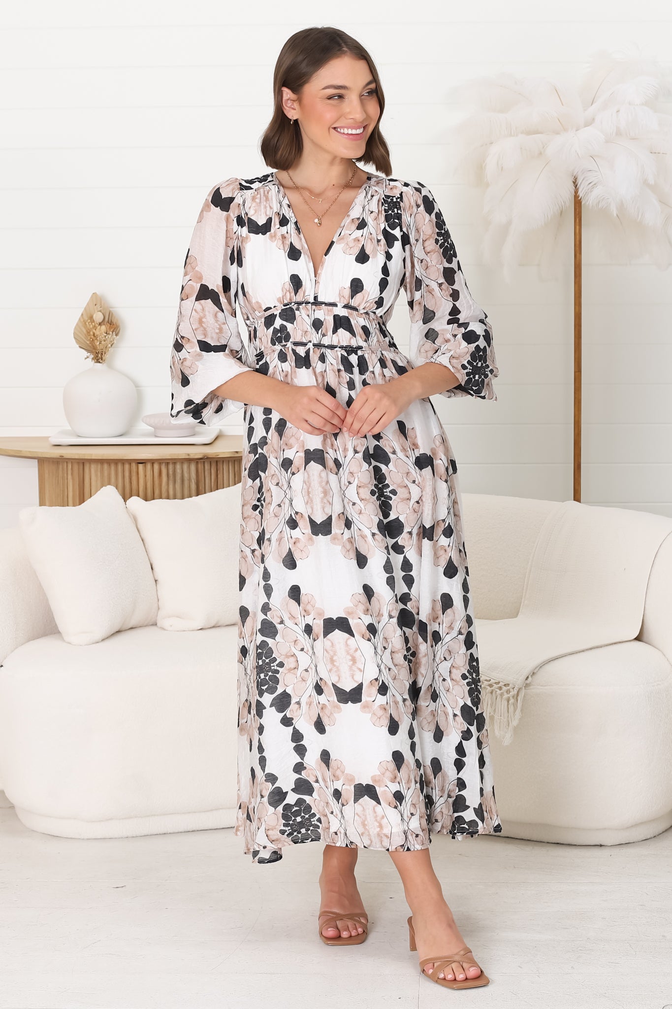 Helia Midi Dress - Vestido evasé con escote en pico y cintura plisada