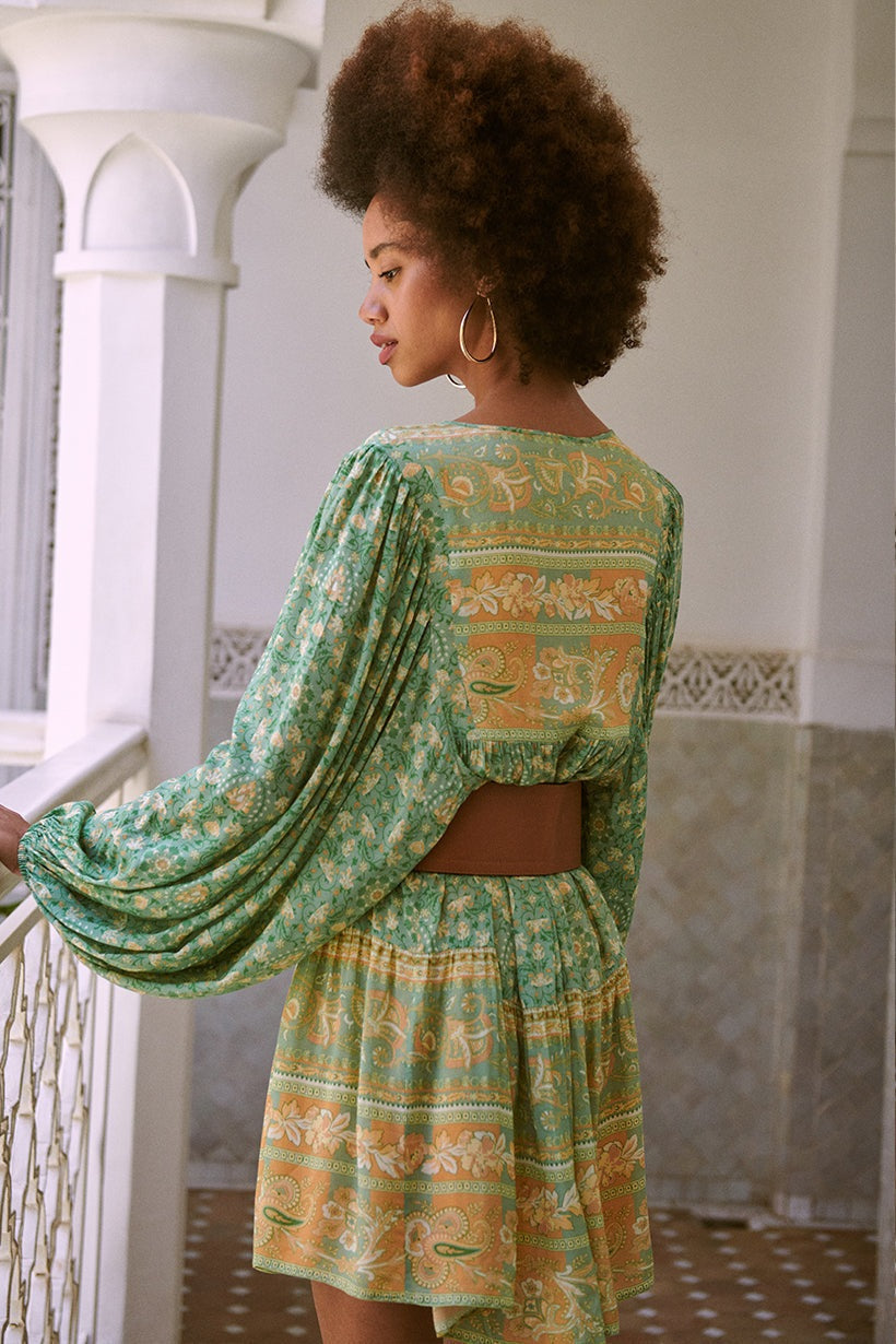Freya - Mini vestido campesino con estampado de empalme