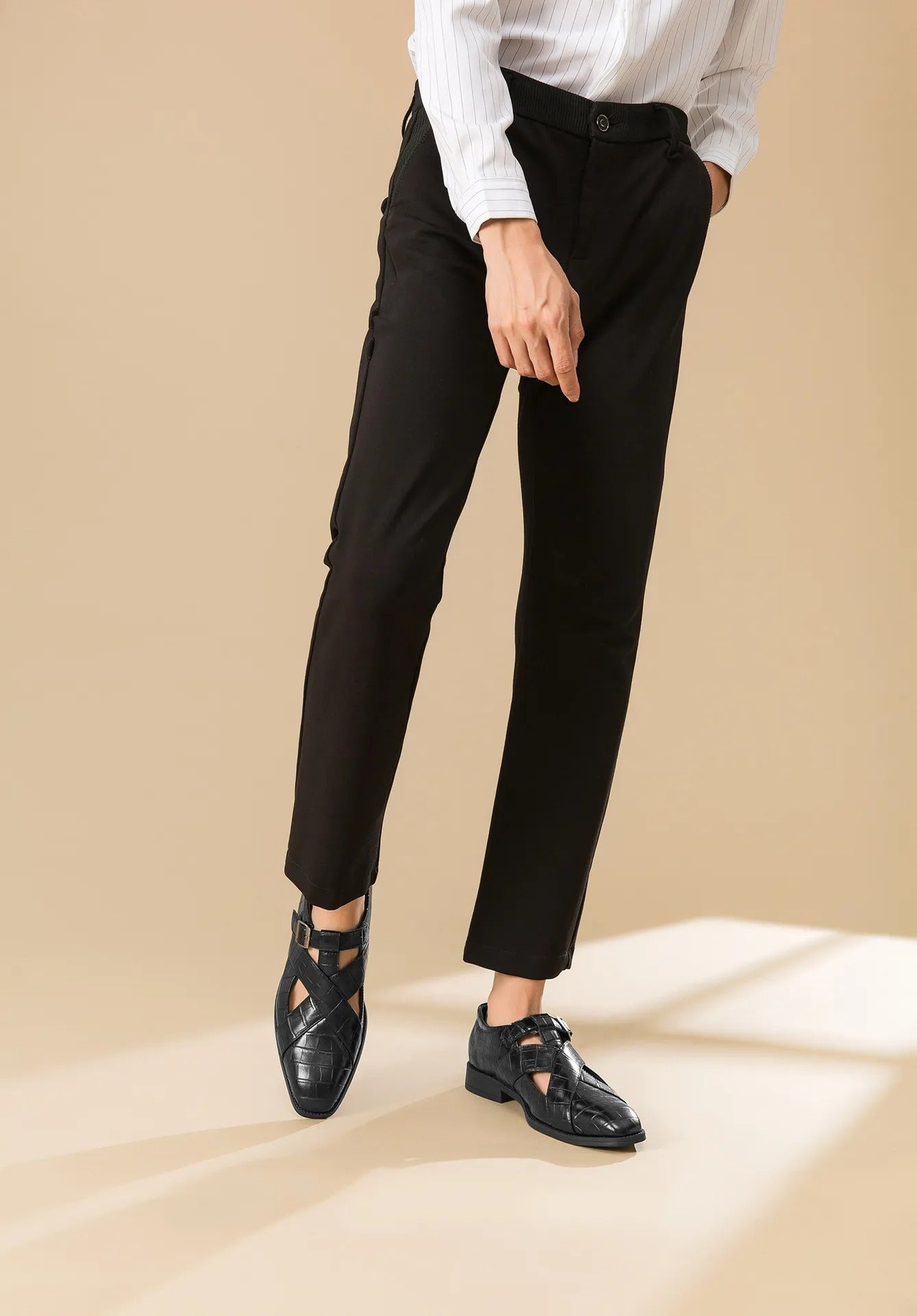 Zapatos formales hombre diseño calado cuero marrón elegante - Ferrano