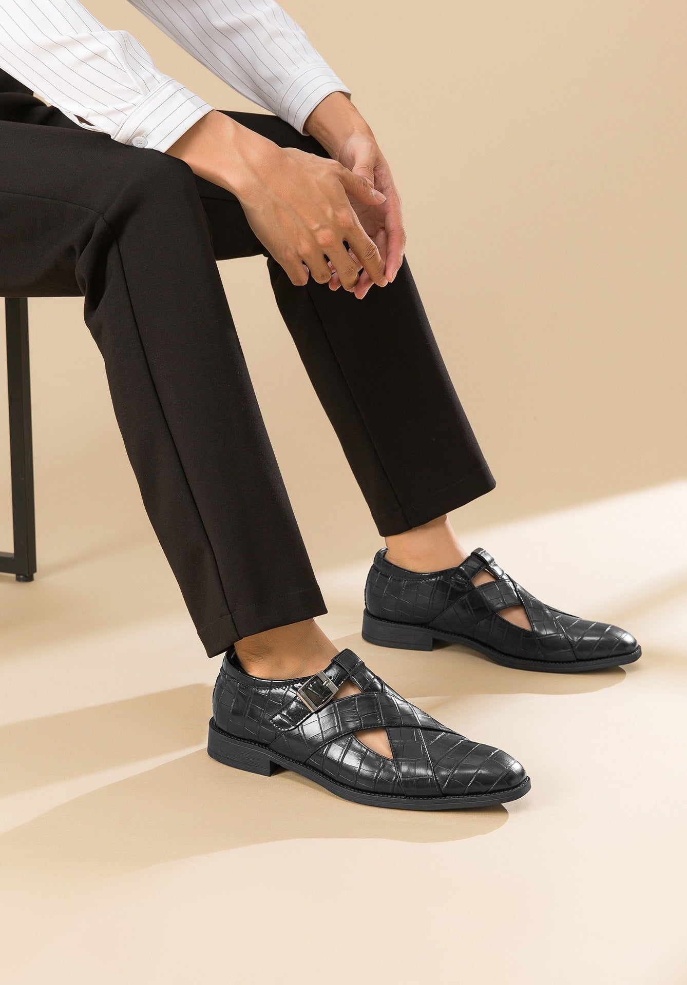 Zapatos formales hombre diseño calado cuero marrón elegante - Ferrano