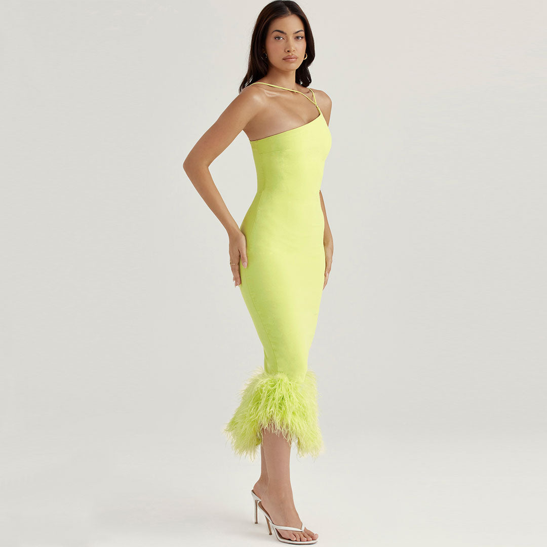 Angelina Vestido Halter Asimétrico Slim