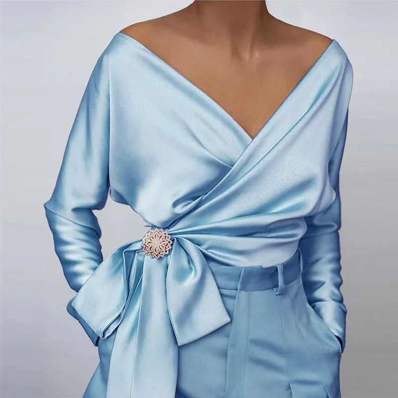 Belka - Elegante blusa atada con cuello en V