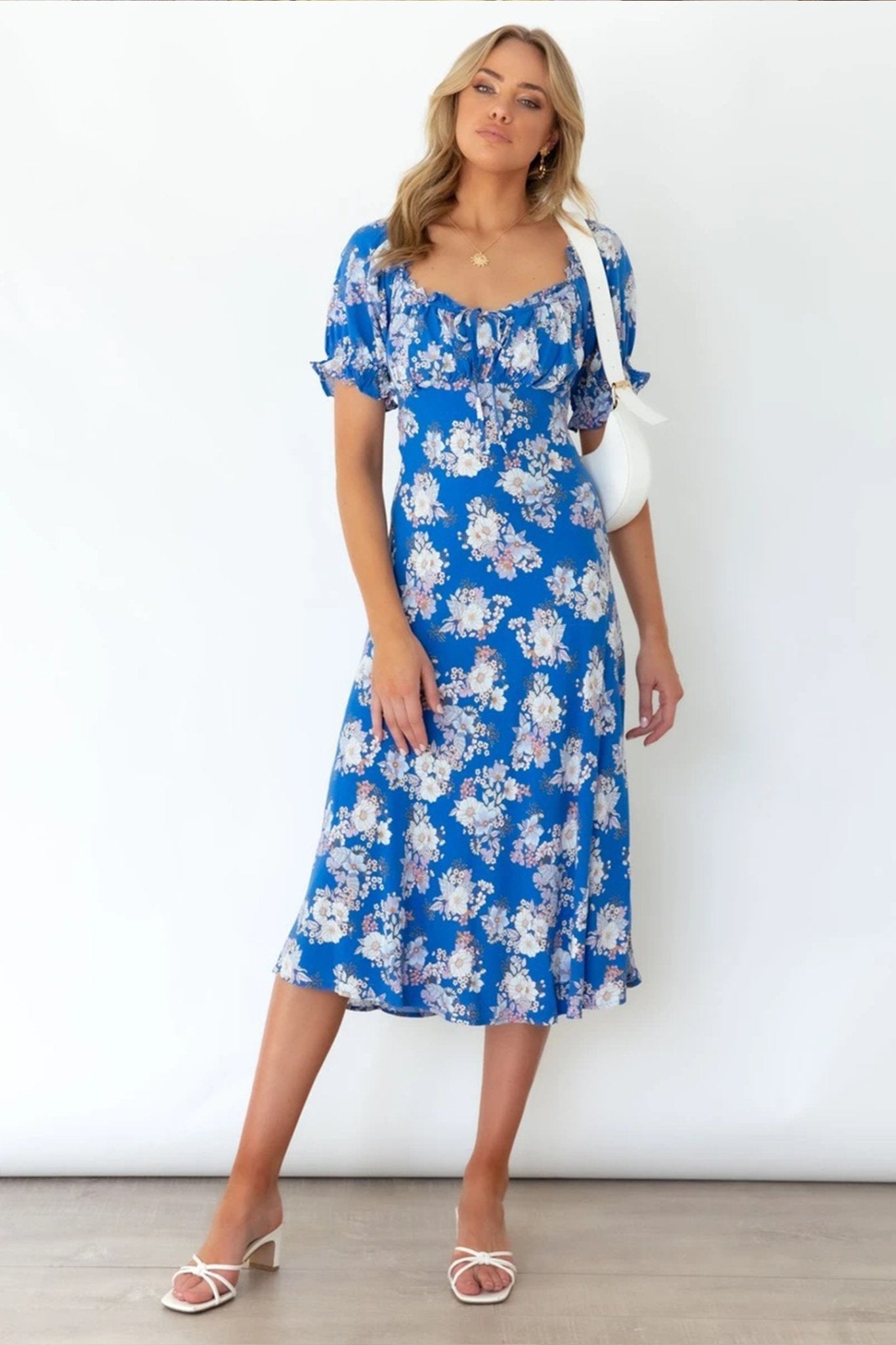 Isela - Vestido midi con mangas globo en forma de corazón