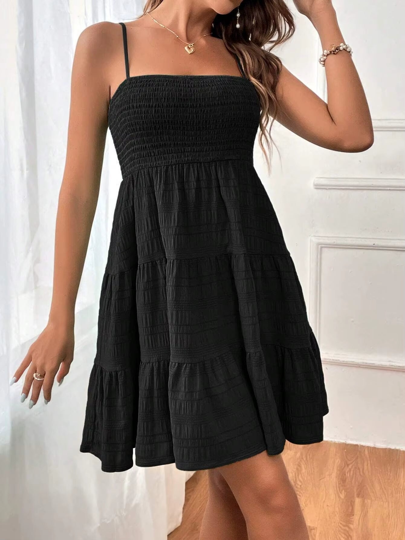 Vestido corto mujer sin mangas con vuelo vibrante - Melania