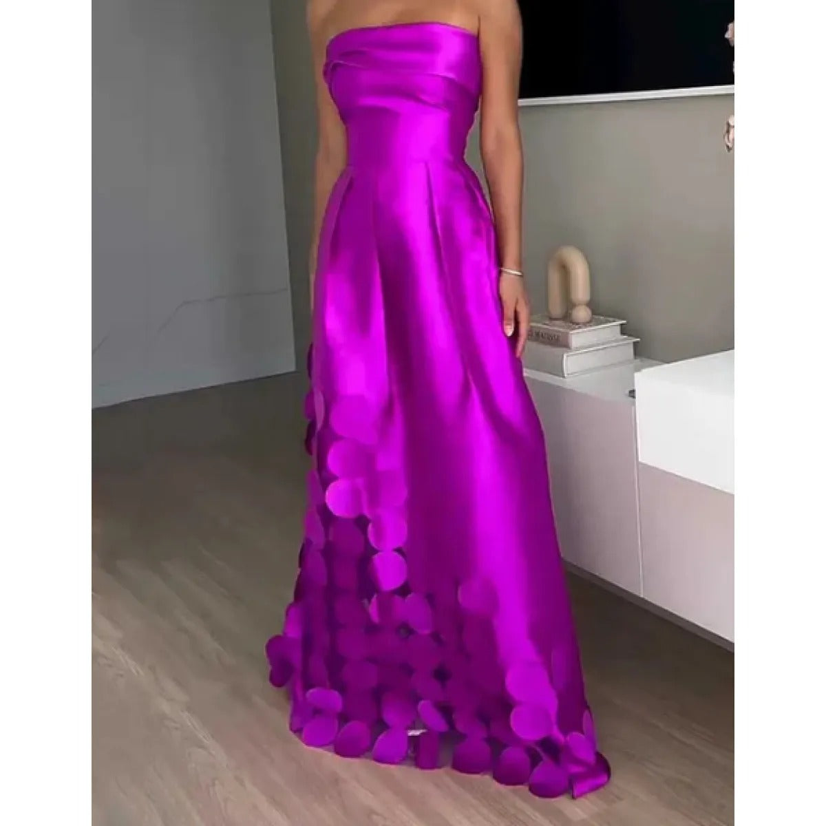 Vestido largo mujer satén sin tirantes con detalles calados - Valentina
