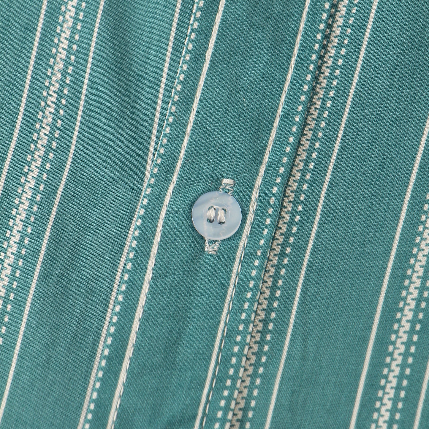 Camisa a rayas de manga corta para hombre en verde