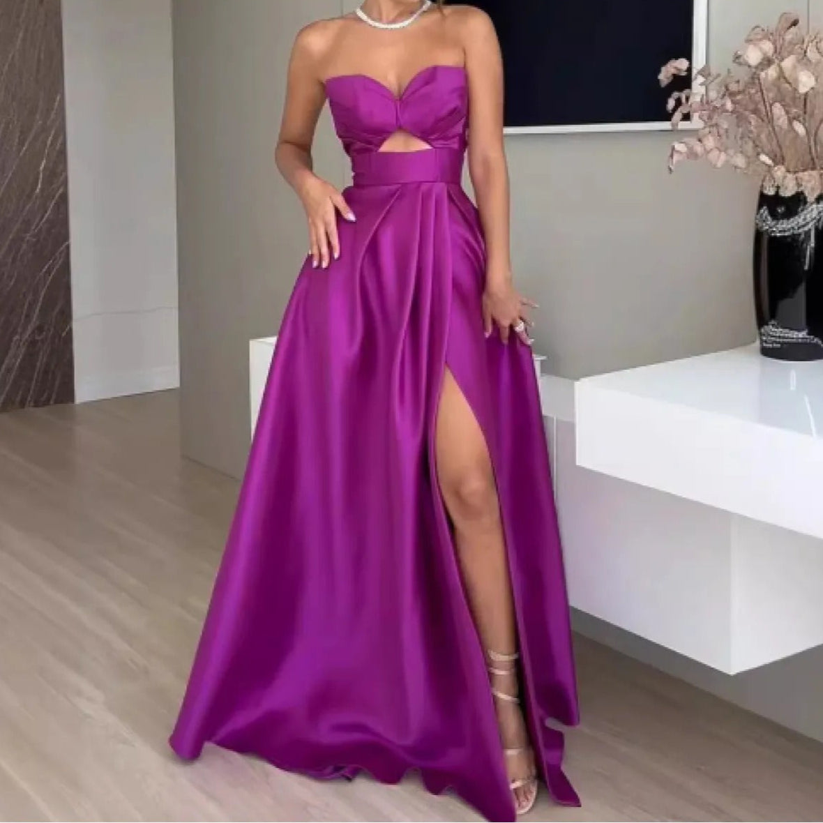 Vestido largo para mujer satén escote corazón con abertura - Julieta