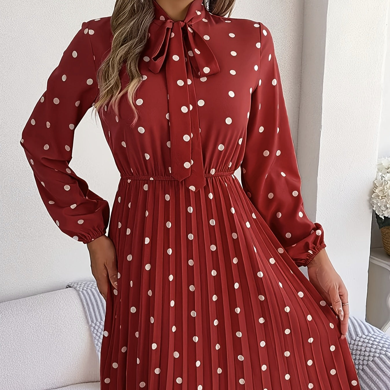 Vestido midi para mujer satinado con lunares estilo plisado - Cécile