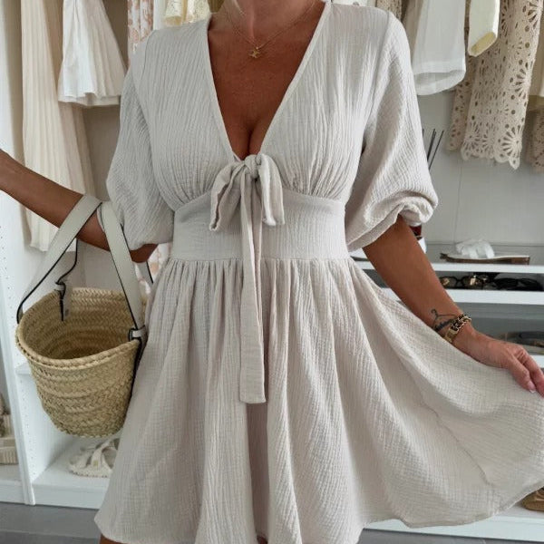 Vestido corto de mujer con escote fruncido y manga abullonada - Céline