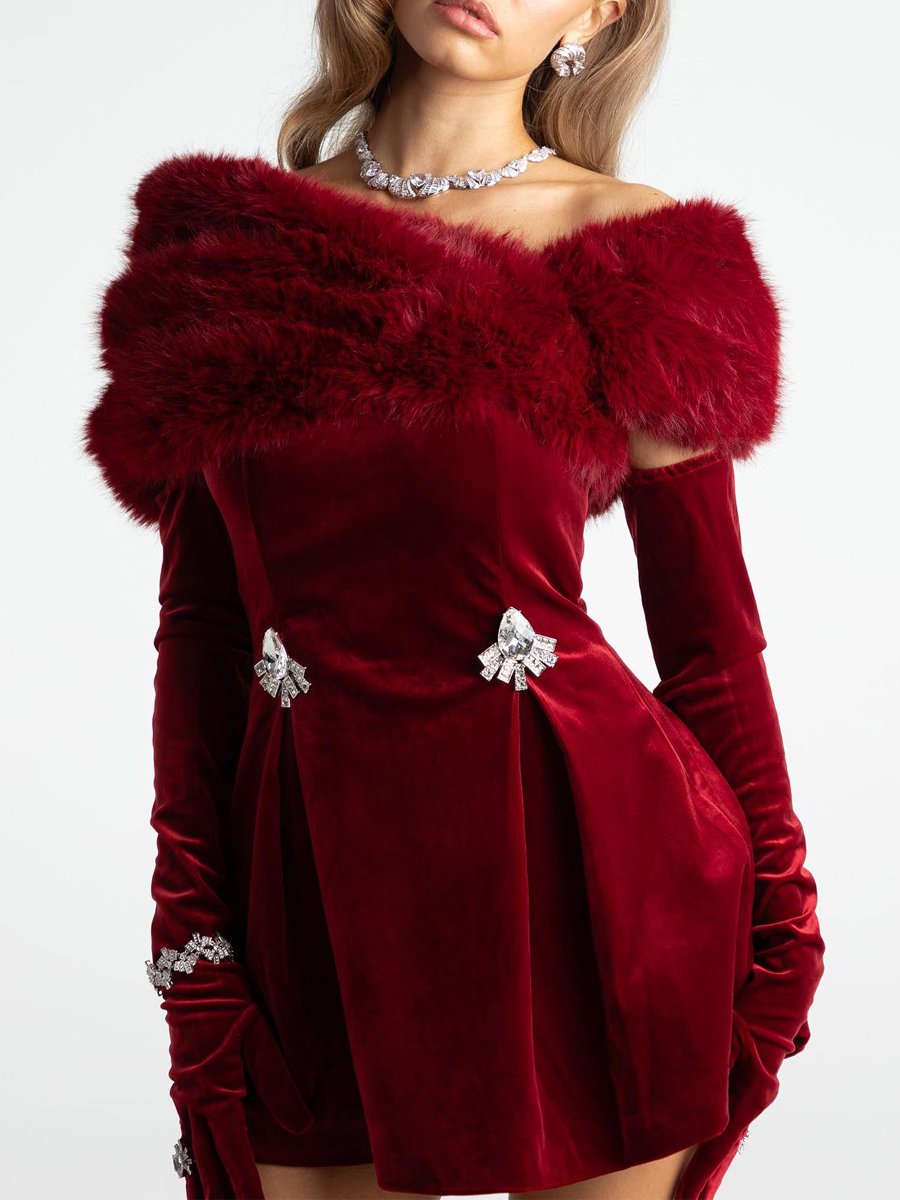 Samira - Vestido diamante de terciopelo con cuello de piel desmontable y guantes