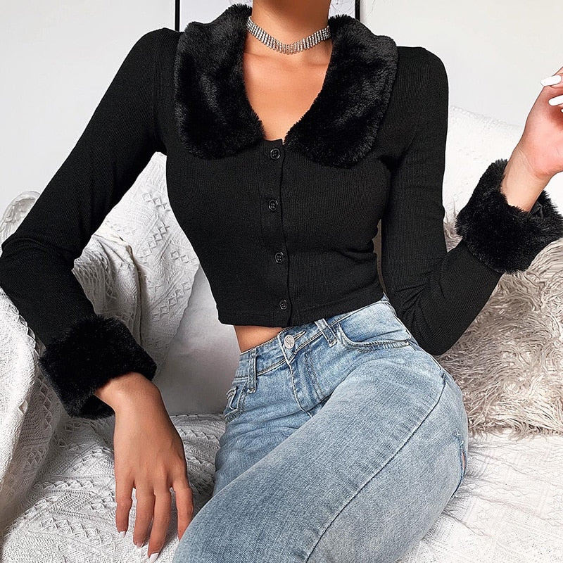 Elva - Jersey corto con cuello de pelo y botones