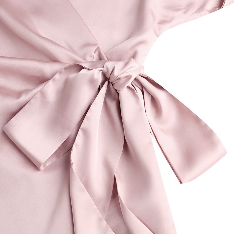 Belka - Elegante blusa atada con cuello en V