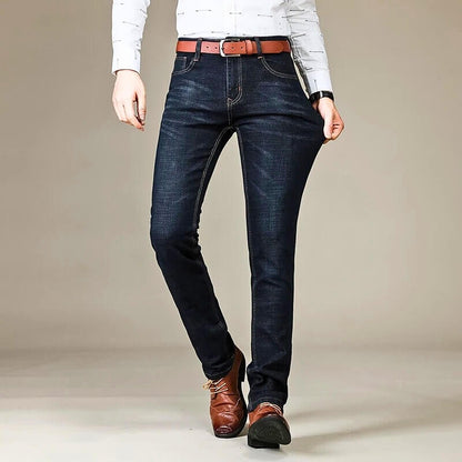 Vaqueros slim fit modernos para hombre