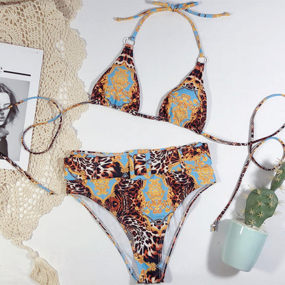 Favorecedor bikini estampado de escote halterneck