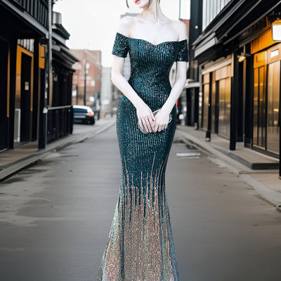 Adriana - Elegante vestido de noche con hombros al descubierto