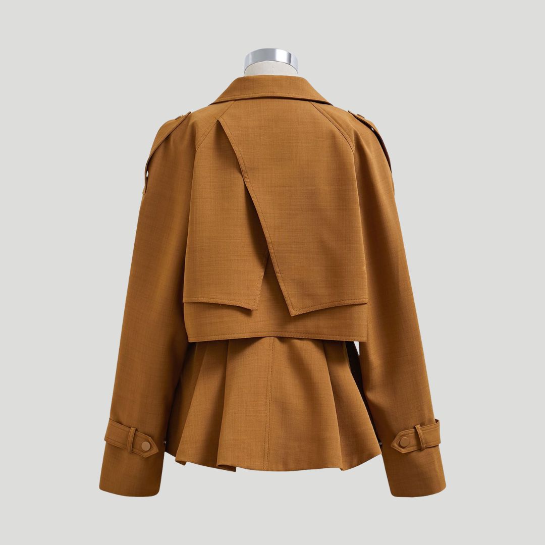 Chaqueta peplum con un llamativo cuello y diseño ceñido a la cintura - Gemma