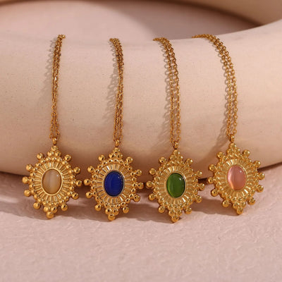 Collar vintage con colgante de timón ovalado de piedra natural