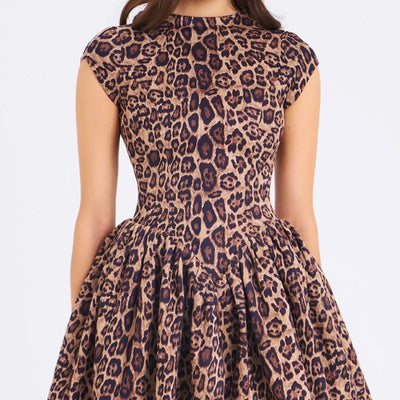 Essie - Vestido halter con estampado de leopardo