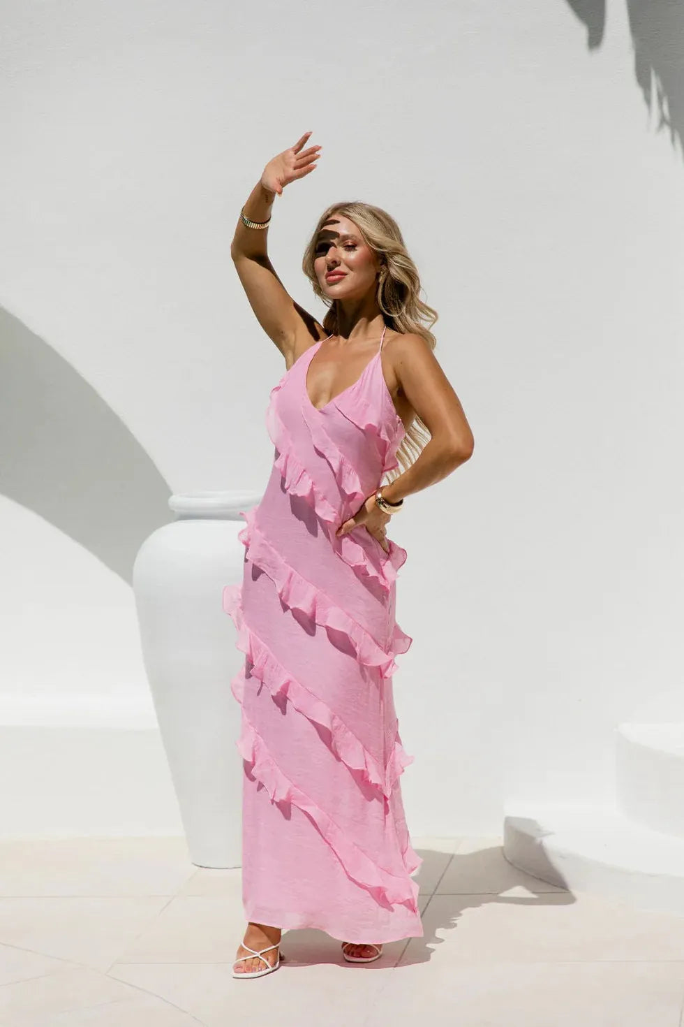 Ayla - Vestido largo halter de corte elegante