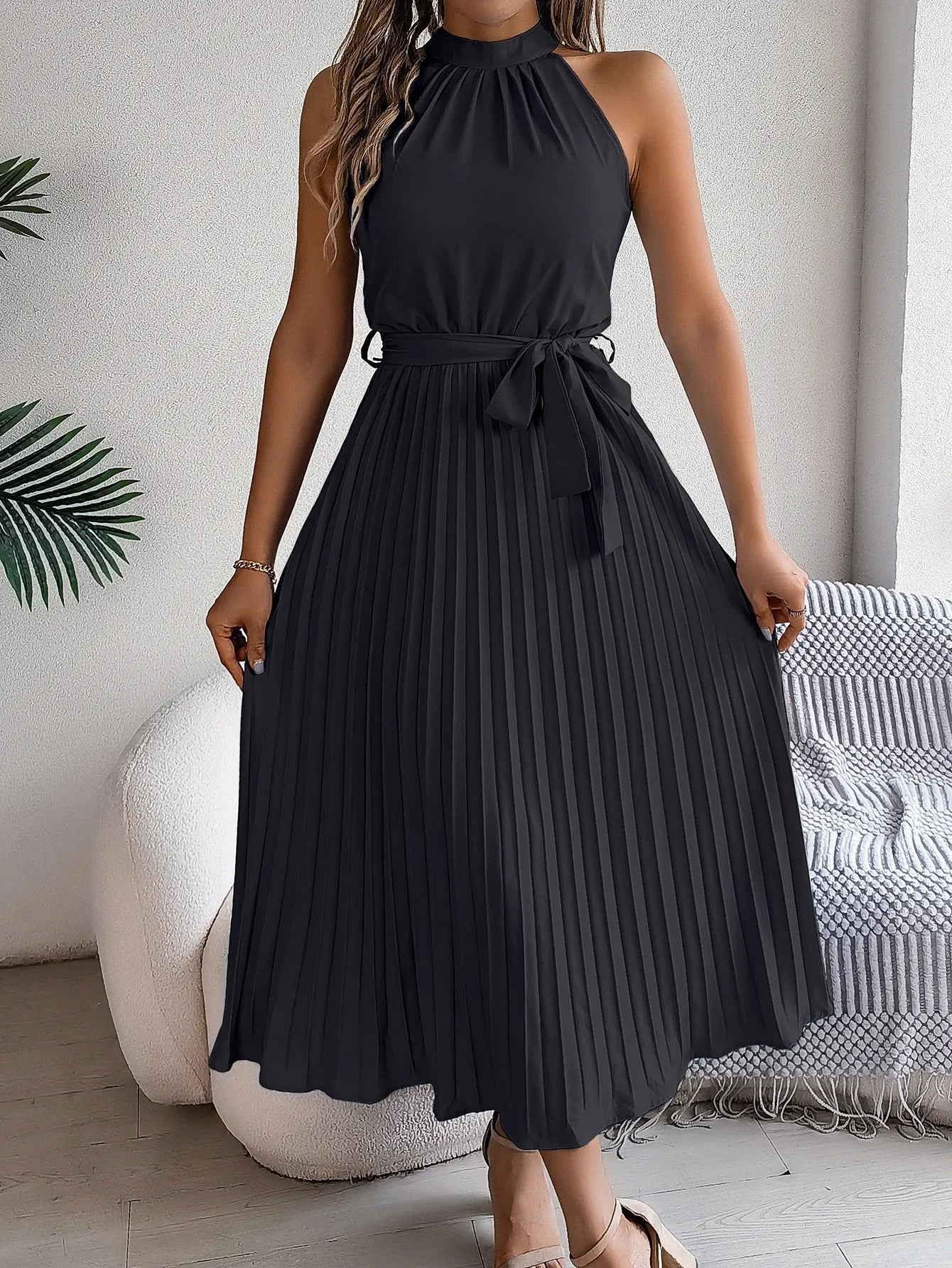 Vestido midi para mujer plisado sin mangas con cuello halter - Camila