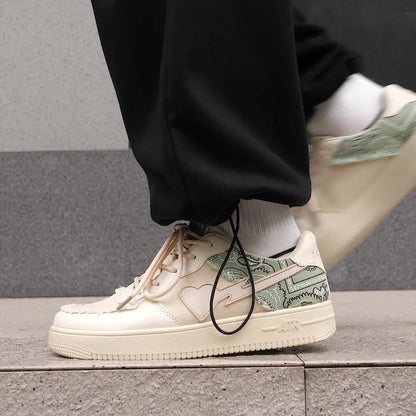 Zapatillas para mujer panel estampado paisley con detalle corazón - Lía