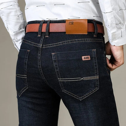 Vaqueros slim fit modernos para hombre