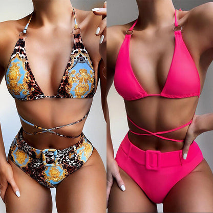 Favorecedor bikini estampado de escote halterneck