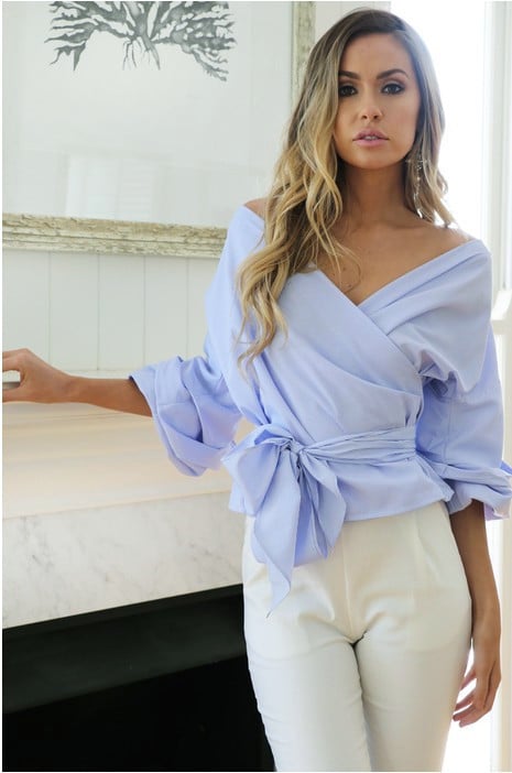 Noelle - Blusa corta cruzada de encaje