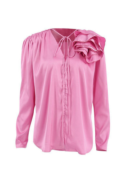 Victoria - Blusa rosa de encaje floral fruncido con cuello en V