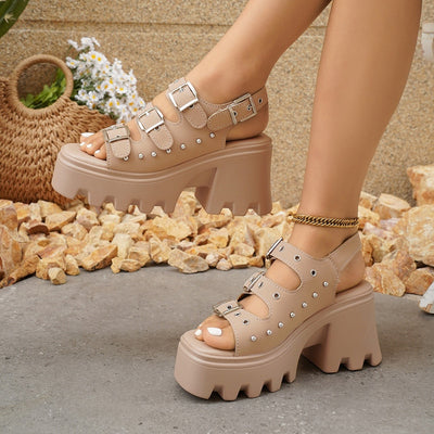 Sandalias para mujer de plataforma con tachuelas diseño - Renata