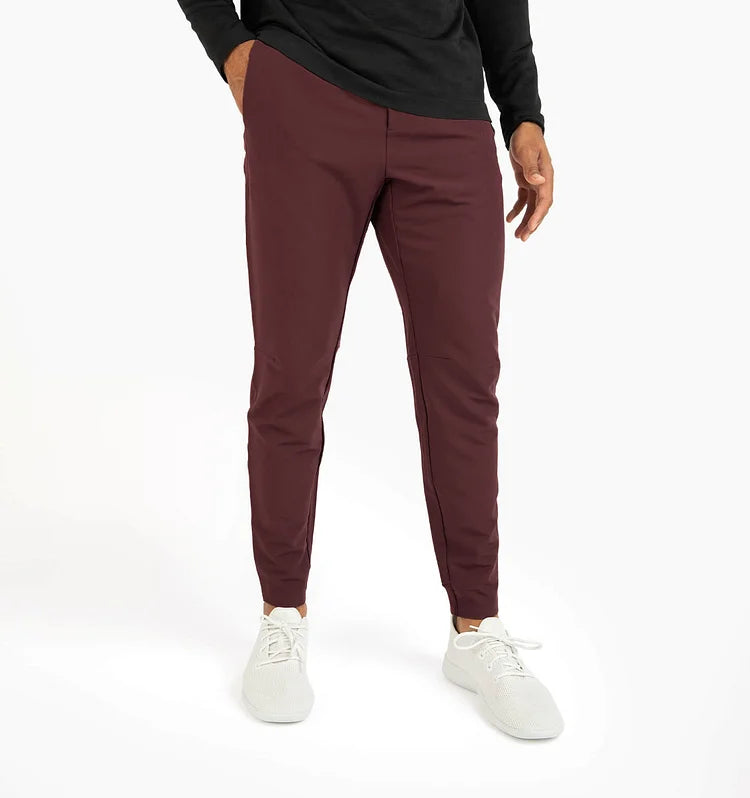 Pantalones cómodos para el día a día de los hombres