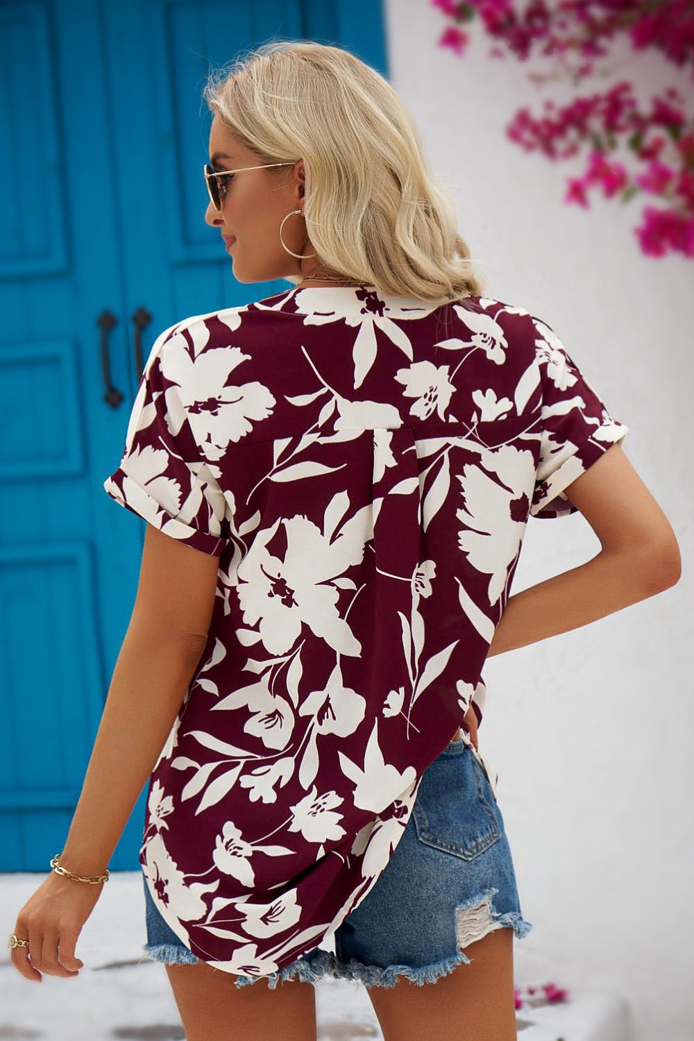 Daris - Blusa floral con cuello de muesca