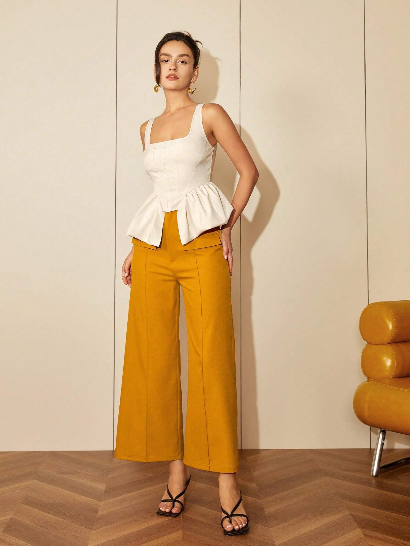 Jessy - Top chic con cuello cuadrado y bajo asimétrico