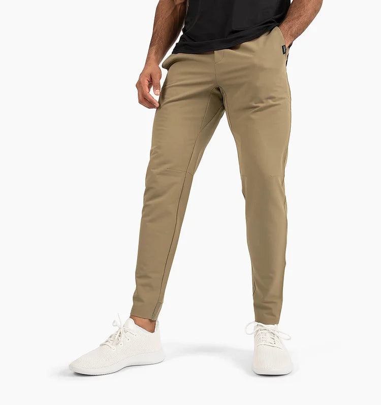 Pantalones cómodos para el día a día de los hombres