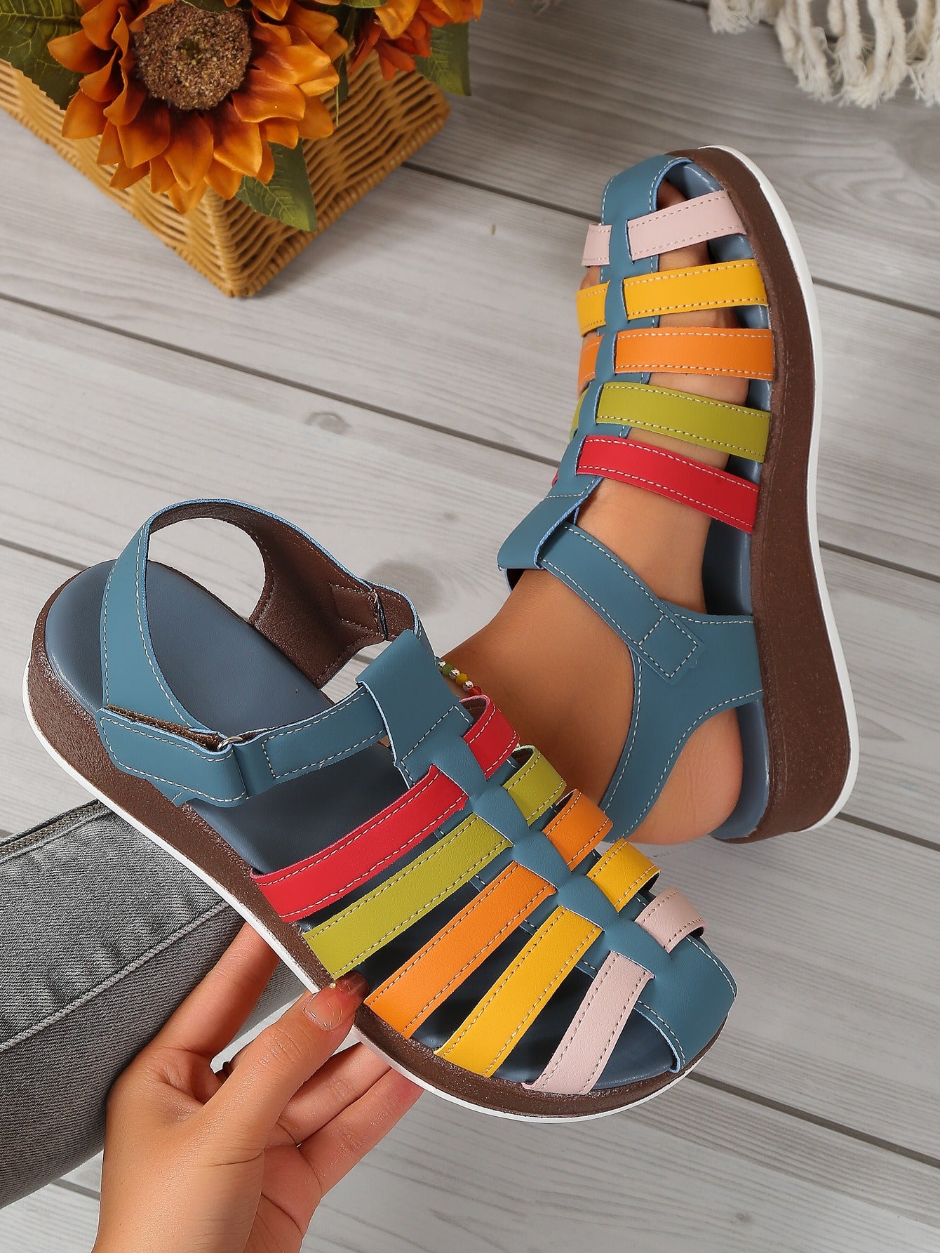 Sandalias mujer casual multicolor con tiras cruzadas y suela cómoda - Nayeli