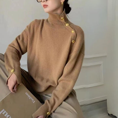 Joena - Jersey de cuello alto con detalle de botones asimétricos