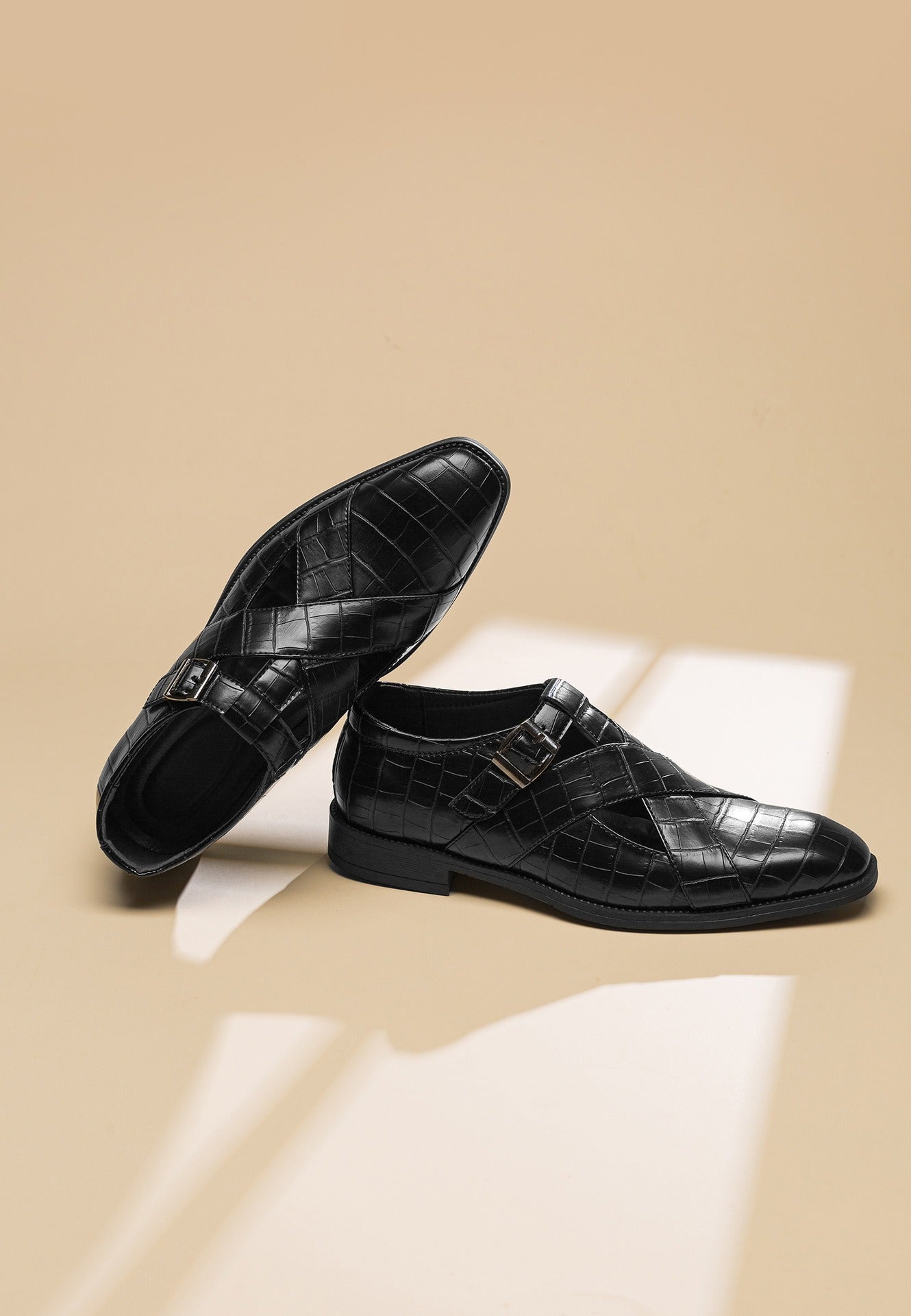 Zapatos formales hombre diseño calado cuero marrón elegante - Ferrano
