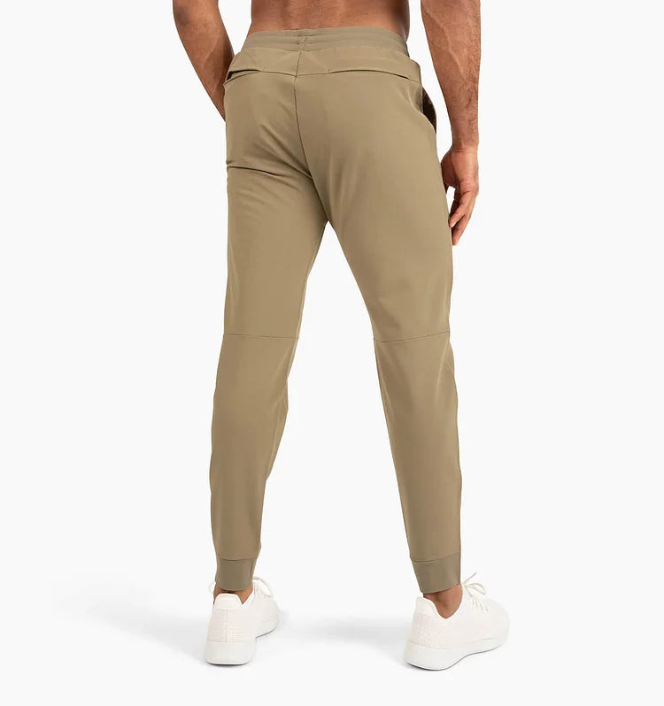 Pantalones cómodos para el día a día de los hombres