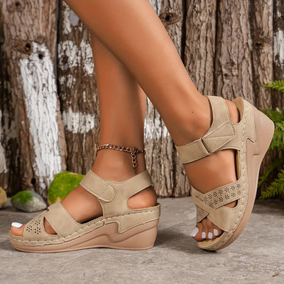 Sandalias para mujer con plataforma y cierre de velcro estilo calado - Alicia