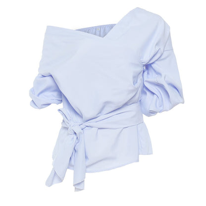 Noelle - Blusa corta cruzada de encaje