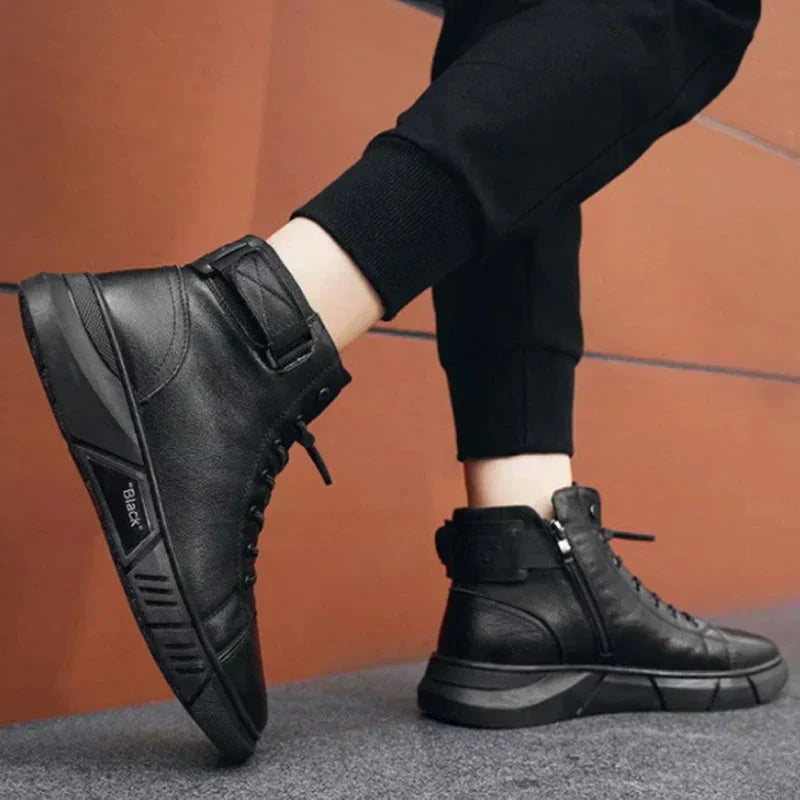 Elegantes botas de piel para hombre en negro